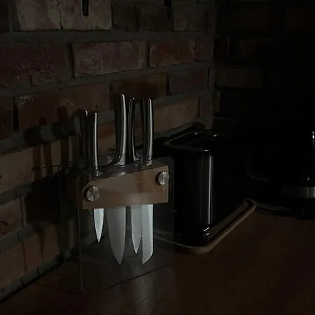 3 Pory Roku 아파트 *