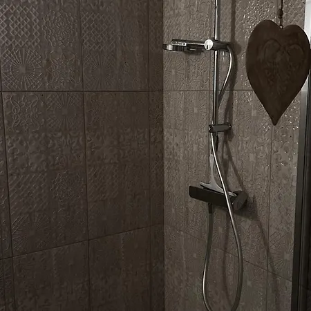 아파트 3 Pory Roku *