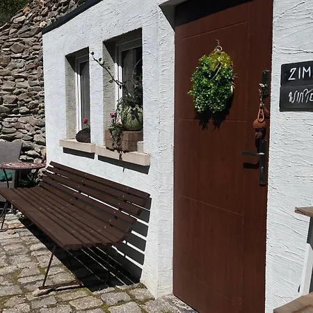 아파트 3 Pory Roku *