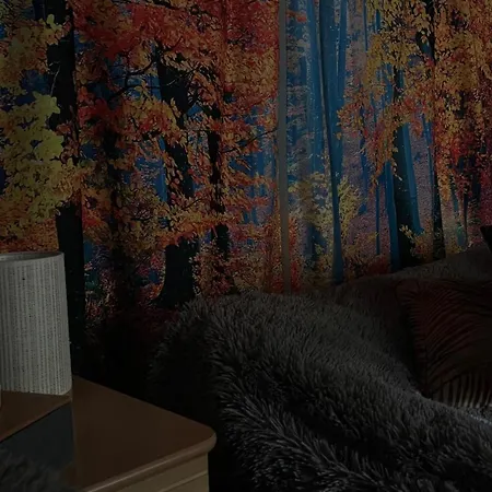 3 Pory Roku 아파트 *