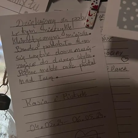 3 Pory Roku 아파트