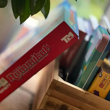 3 Pory Roku 아파트 *